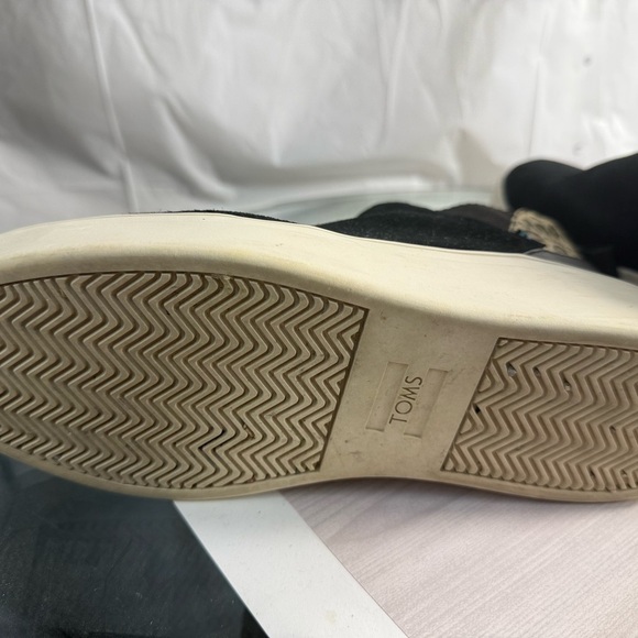 Tom’s women’s Black Suede Women's Ankle Boots - Picture 4 of 6